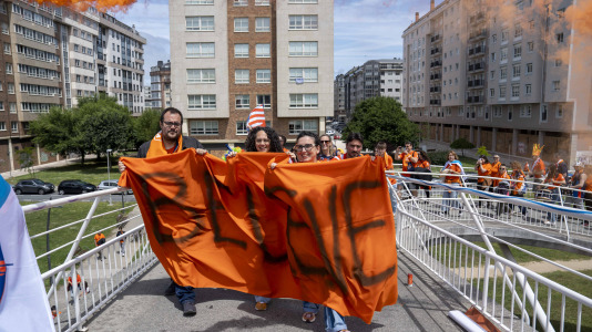 Miles de aficionados se dieron cita para recibir al Básquet Coruña y dejarse las gargantas en busca del ascenso a ACB