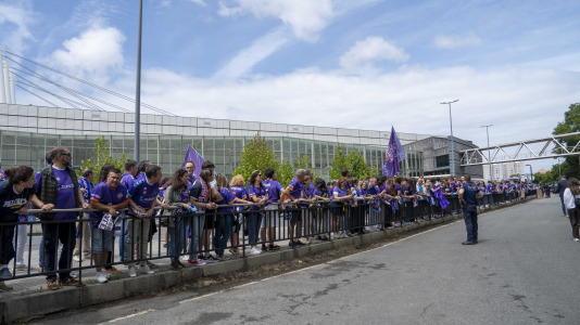 Miles de aficionados se dieron cita para recibir al Básquet Coruña y dejarse las gargantas en busca del ascenso a ACB