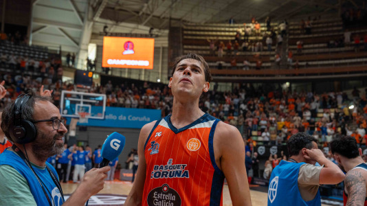 La plantilla naranja disfrutó del ascenso por todo lo alto