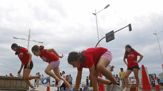 El entorno del estadio de Riazor y las playas acogieron una amplia variedad de actividades