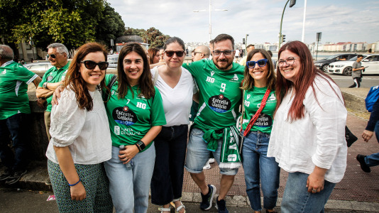 Fiesta completa en el Palacio, con gran ambiente en la previa y celebración en las gradas