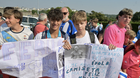 Cientos de seguidores animaron al equipo blanquiazul en A Magdalena