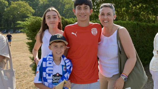 Cientos de seguidores animaron al equipo blanquiazul en A Magdalena