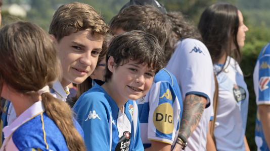 Cientos de seguidores animaron al equipo blanquiazul en A Magdalena