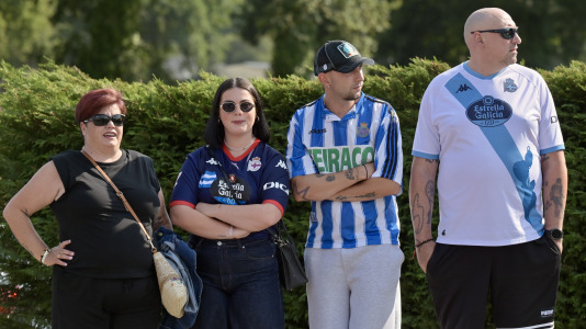 Cientos de seguidores animaron al equipo blanquiazul en A Magdalena