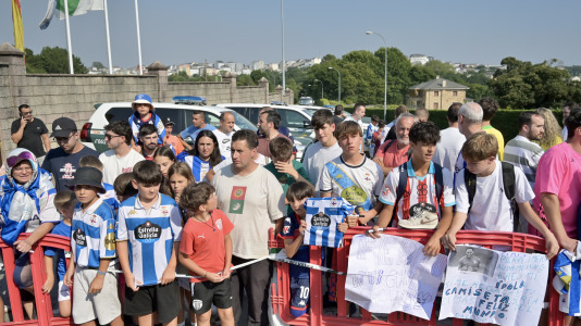 Cientos de seguidores animaron al equipo blanquiazul en A Magdalena
