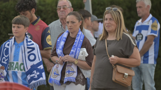 Cientos de seguidores animaron al equipo blanquiazul en A Magdalena