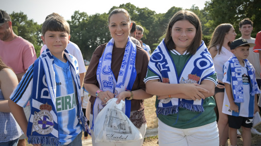 Cientos de seguidores animaron al equipo blanquiazul en A Magdalena