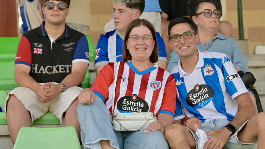 Cientos de seguidores animaron al equipo blanquiazul en A Magdalena