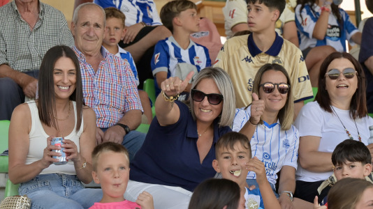 Cientos de seguidores animaron al equipo blanquiazul en A Magdalena