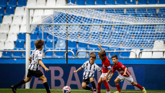 Calasanz y Dépor se llevaron los trofeos en categoría prebenjamín y benjamín
