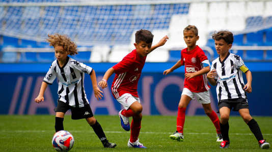 Calasanz y Dépor se llevaron los trofeos en categoría prebenjamín y benjamín