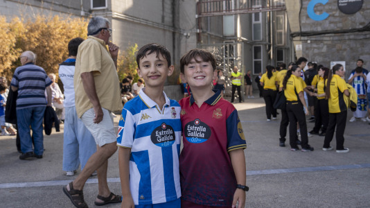 Hubo gran ambiente en la previa del Deportivo-Elche a pesar de ser lunes