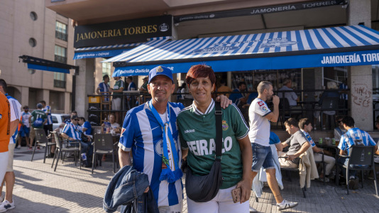 Hubo gran ambiente en la previa del Deportivo-Elche a pesar de ser lunes