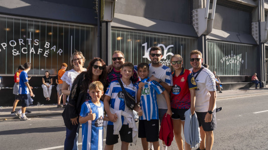 Hubo gran ambiente en la previa del Deportivo-Elche a pesar de ser lunes