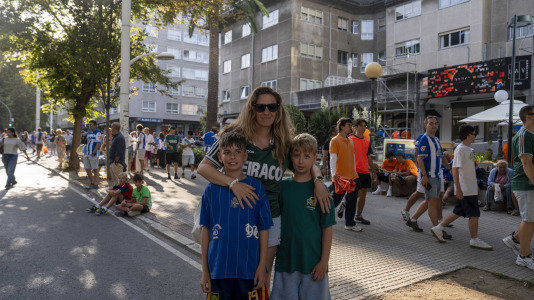 Hubo gran ambiente en la previa del Deportivo-Elche a pesar de ser lunes