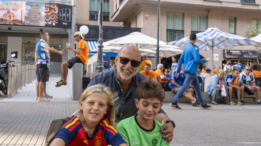 Hubo gran ambiente en la previa del Deportivo-Elche a pesar de ser lunes