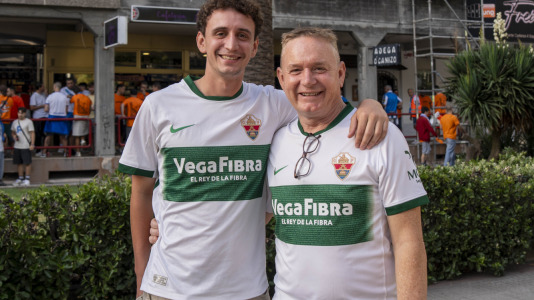 Hubo gran ambiente en la previa del Deportivo-Elche a pesar de ser lunes