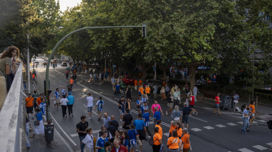 Hubo gran ambiente en la previa del Deportivo-Elche a pesar de ser lunes