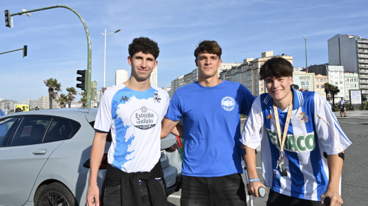 Hubo gran ambiente en la previa del Deportivo-Elche a pesar de ser lunes
