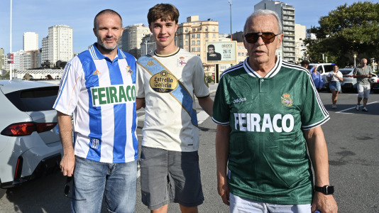Hubo gran ambiente en la previa del Deportivo-Elche a pesar de ser lunes