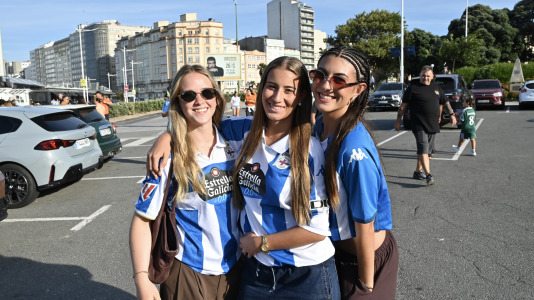 Hubo gran ambiente en la previa del Deportivo-Elche a pesar de ser lunes