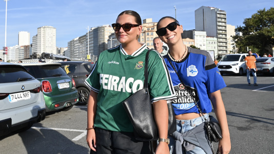 Hubo gran ambiente en la previa del Deportivo-Elche a pesar de ser lunes