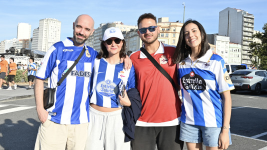 Hubo gran ambiente en la previa del Deportivo-Elche a pesar de ser lunes