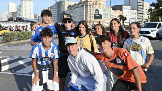 Hubo gran ambiente en la previa del Deportivo-Elche a pesar de ser lunes