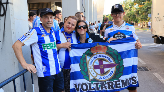 Cientos de seguidores blanquiazules estuvieron en La Rosaleda