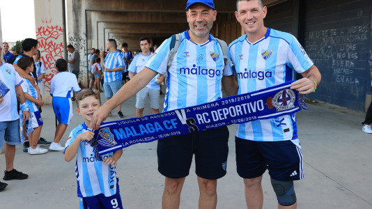 Cientos de seguidores blanquiazules estuvieron en La Rosaleda