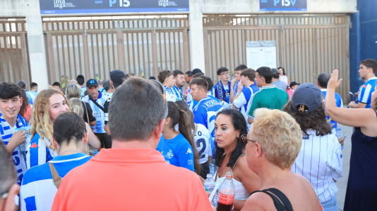 Cientos de seguidores blanquiazules estuvieron en La Rosaleda