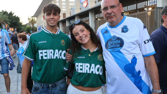 Cientos de seguidores blanquiazules estuvieron en La Rosaleda