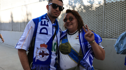 La afición blanquiazul no quiso perderse el duelo en el Coliseum