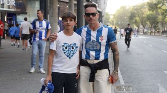 Más de 10.000 seguidores se dieron cita en Riazor para el amistoso de este viernes