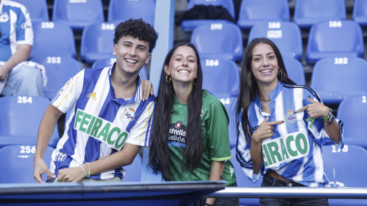 Más de 10.000 seguidores se dieron cita en Riazor para el amistoso de este viernes
