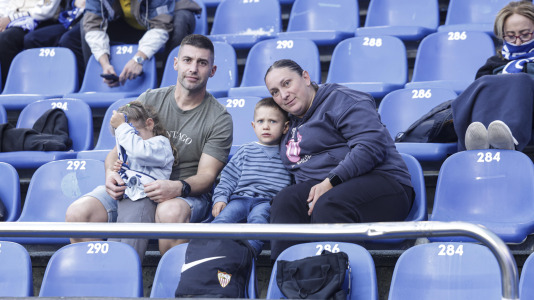Más de 10.000 seguidores se dieron cita en Riazor para el amistoso de este viernes