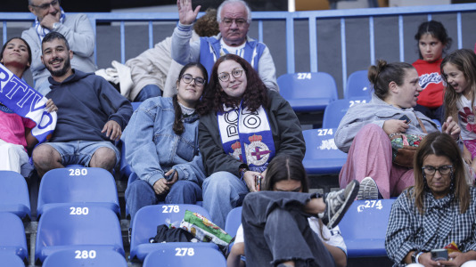 Más de 10.000 seguidores se dieron cita en Riazor para el amistoso de este viernes