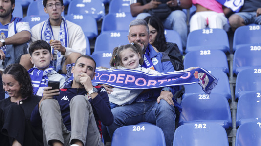Más de 10.000 seguidores se dieron cita en Riazor para el amistoso de este viernes