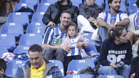 Más de 10.000 seguidores se dieron cita en Riazor para el amistoso de este viernes