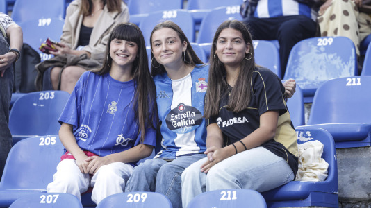 Más de 10.000 seguidores se dieron cita en Riazor para el amistoso de este viernes