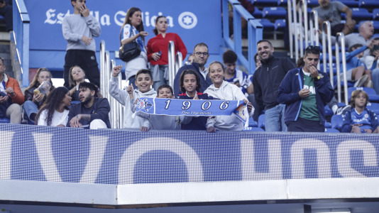 Más de 10.000 seguidores se dieron cita en Riazor para el amistoso de este viernes