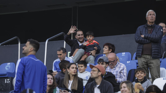 Más de 10.000 seguidores se dieron cita en Riazor para el amistoso de este viernes