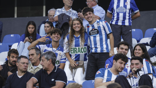 Más de 10.000 seguidores se dieron cita en Riazor para el amistoso de este viernes
