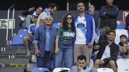 Más de 10.000 seguidores se dieron cita en Riazor para el amistoso de este viernes