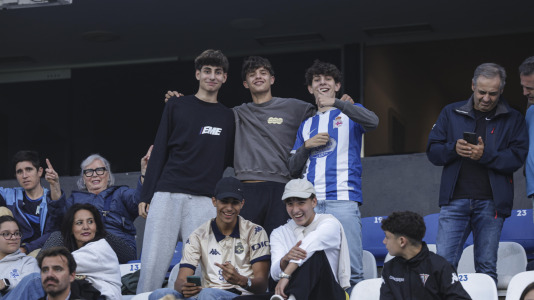 Más de 10.000 seguidores se dieron cita en Riazor para el amistoso de este viernes