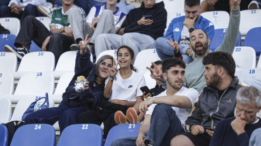 Más de 10.000 seguidores se dieron cita en Riazor para el amistoso de este viernes