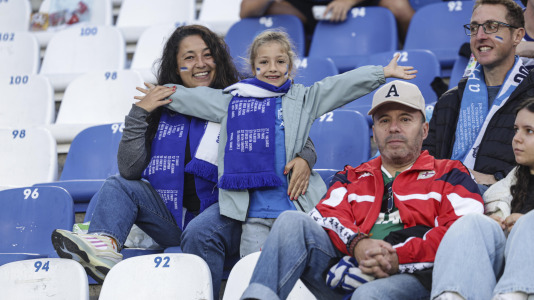 Más de 10.000 seguidores se dieron cita en Riazor para el amistoso de este viernes