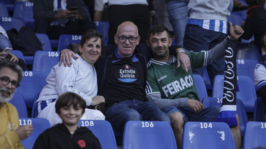 Más de 10.000 seguidores se dieron cita en Riazor para el amistoso de este viernes