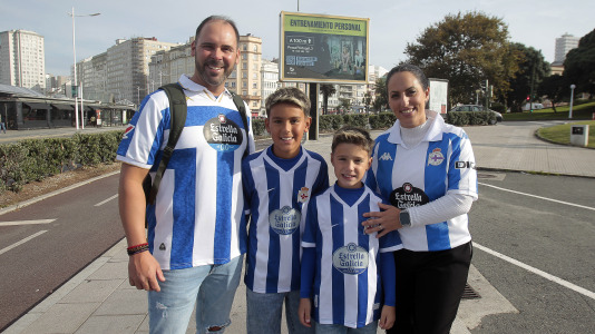 Más de 10.000 seguidores se dieron cita en Riazor para el amistoso de este viernes